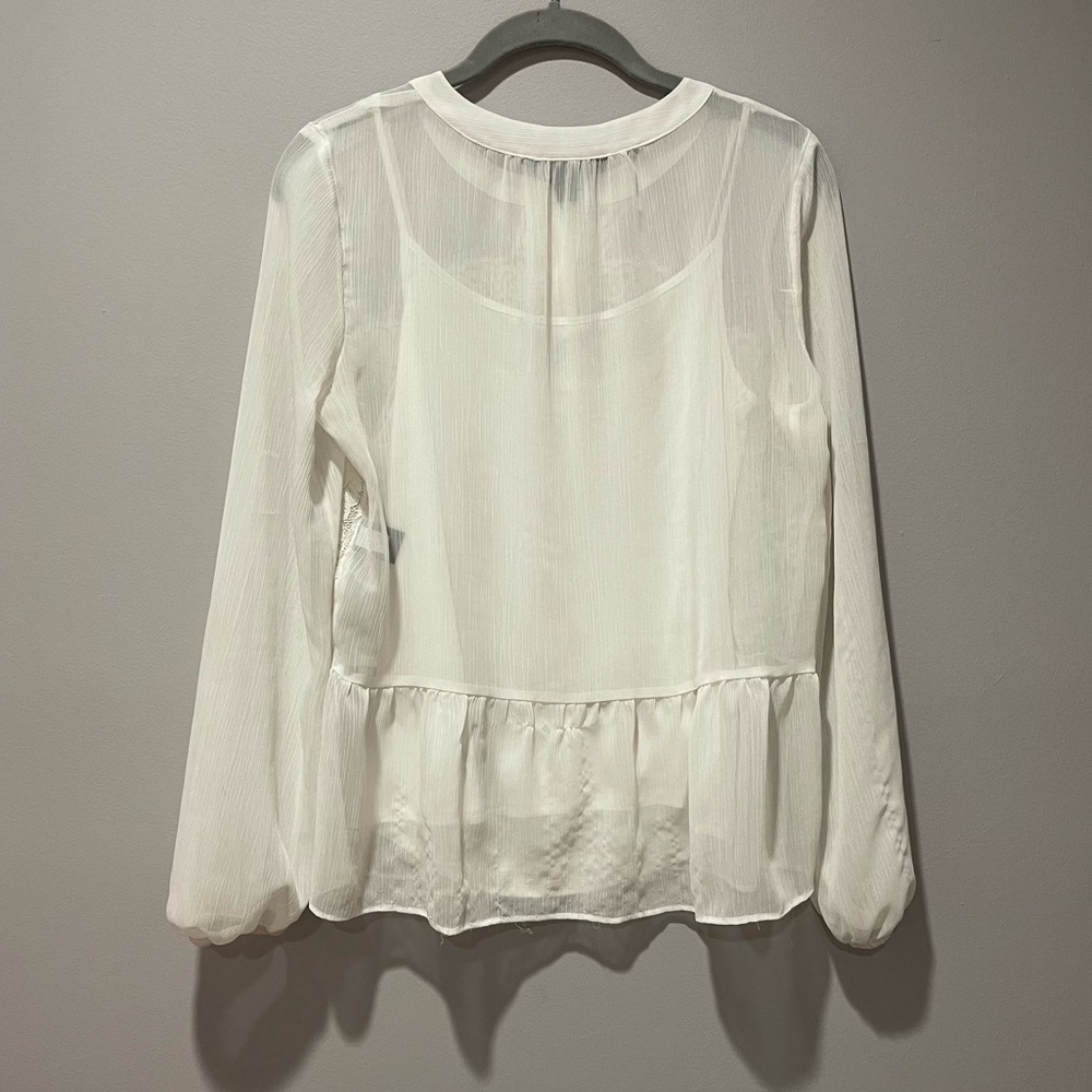 Simply Vera Wang White Blouse - Picture 3 of 4